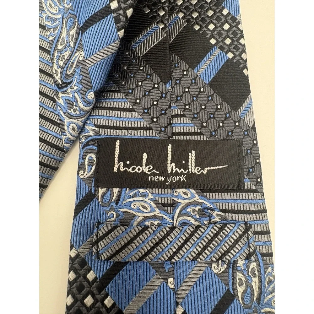 Nicole Miller Men's 100% Silk Paisley Patterned Neck Tie‎ Blue